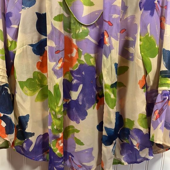 Jessica Simpson floral sheer bell sleeve blouse - Picture 4 of 8